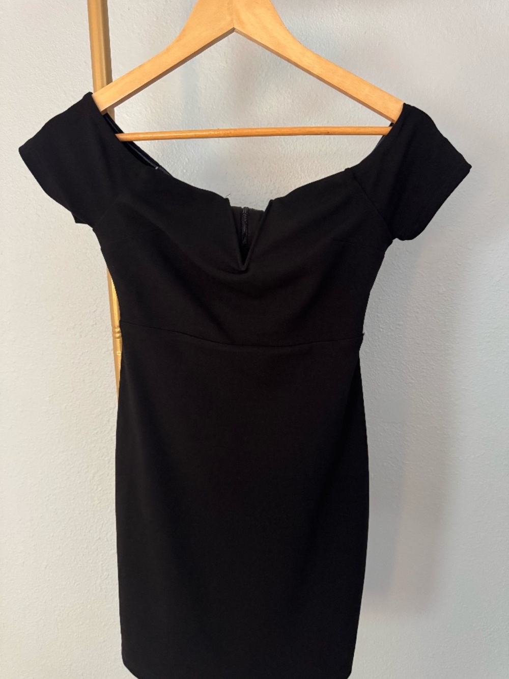 Lulu's black off shoulder dress with V detail (xs)